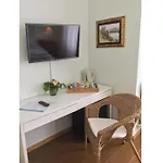 Bed and Breakfast Cherry En Rose