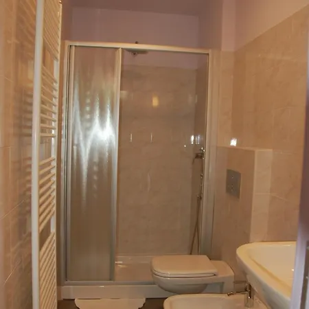 Bed and Breakfast Cherry En Rose Lezzeno