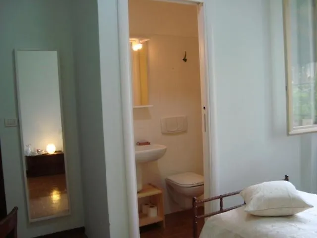 Bed and Breakfast Cherry En Rose