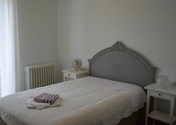 Bed and Breakfast Cherry En Rose Lezzeno