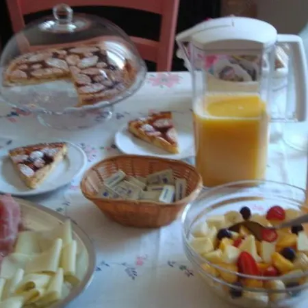 Alojamento de Acomodação e Pequeno-almoço Cherry En Rose 3*