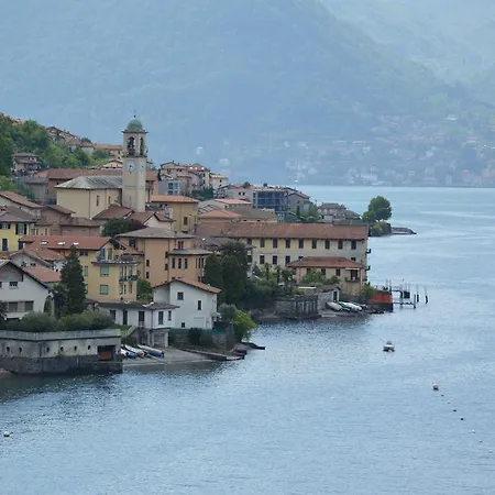 Alojamento de Acomodação e Pequeno-almoço Cherry En Rose 3*