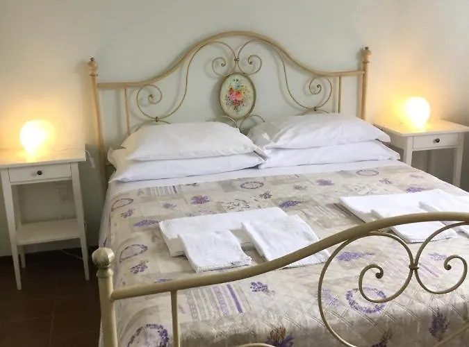 Bed and Breakfast Cherry En Rose